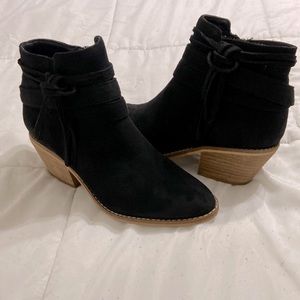 Boutique by Corkys Black Fringe Booties!
